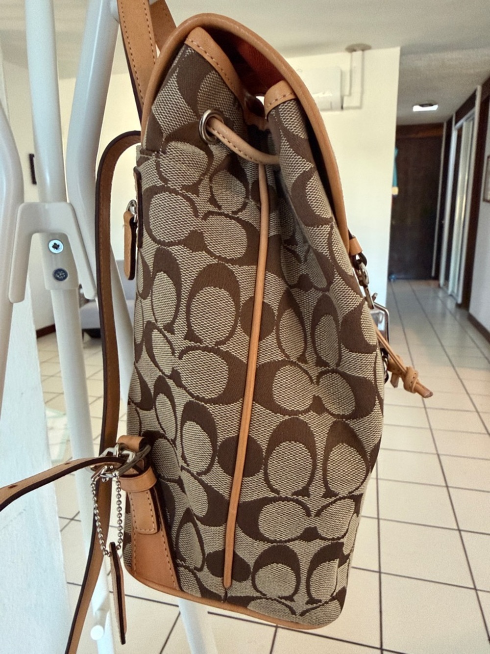 Vintage💕like new! Coach Signature Canvas Backpack with Tan Leather Trim - Picture 5 of 17